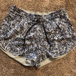 Lululemon choose a side shorts
